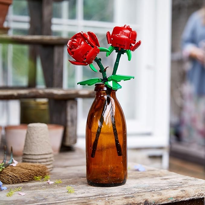 LEGO Botanicals Rose - Set da Costruire di Fiori Finti - Decorazione Floreale da Casa o da Scrivania - Gioco della Natura per Bambine, Bambini e Adolescenti da 8 Anni - Regalo di Compleanno - 40460